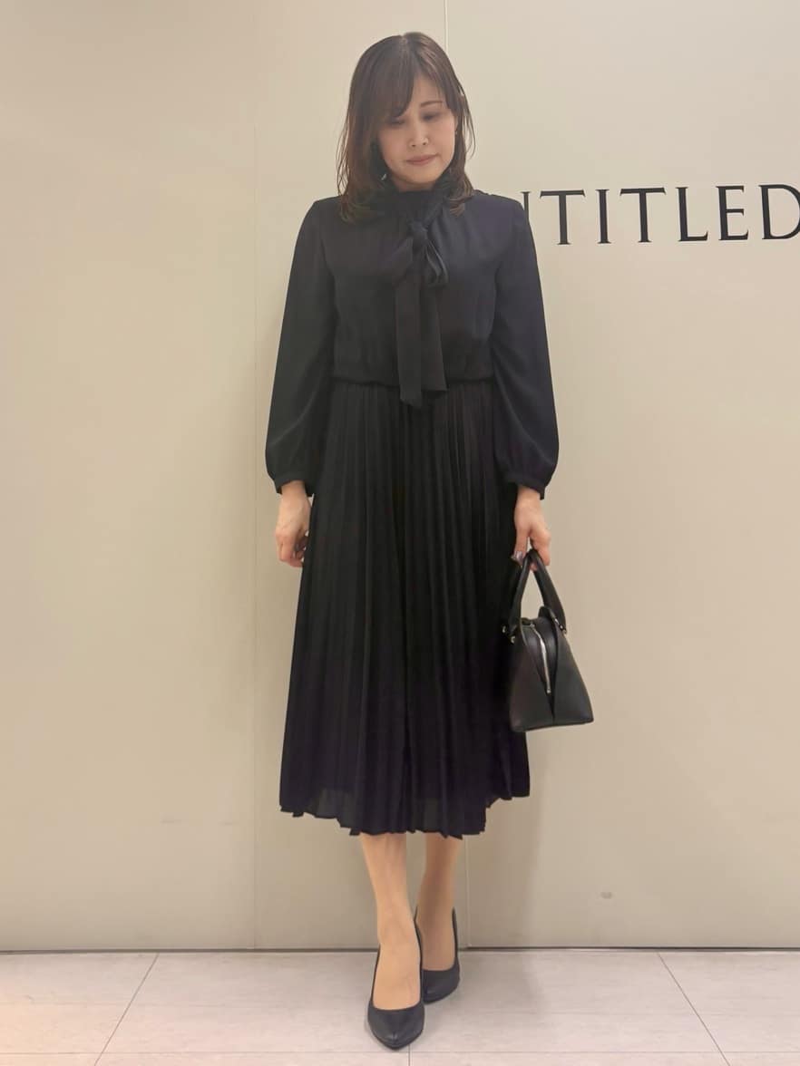 Sakaiさんの「UNTITLED｜◆【フォーマル/洗える】ボウタイ プリーツワンピース」を使ったコーディネート