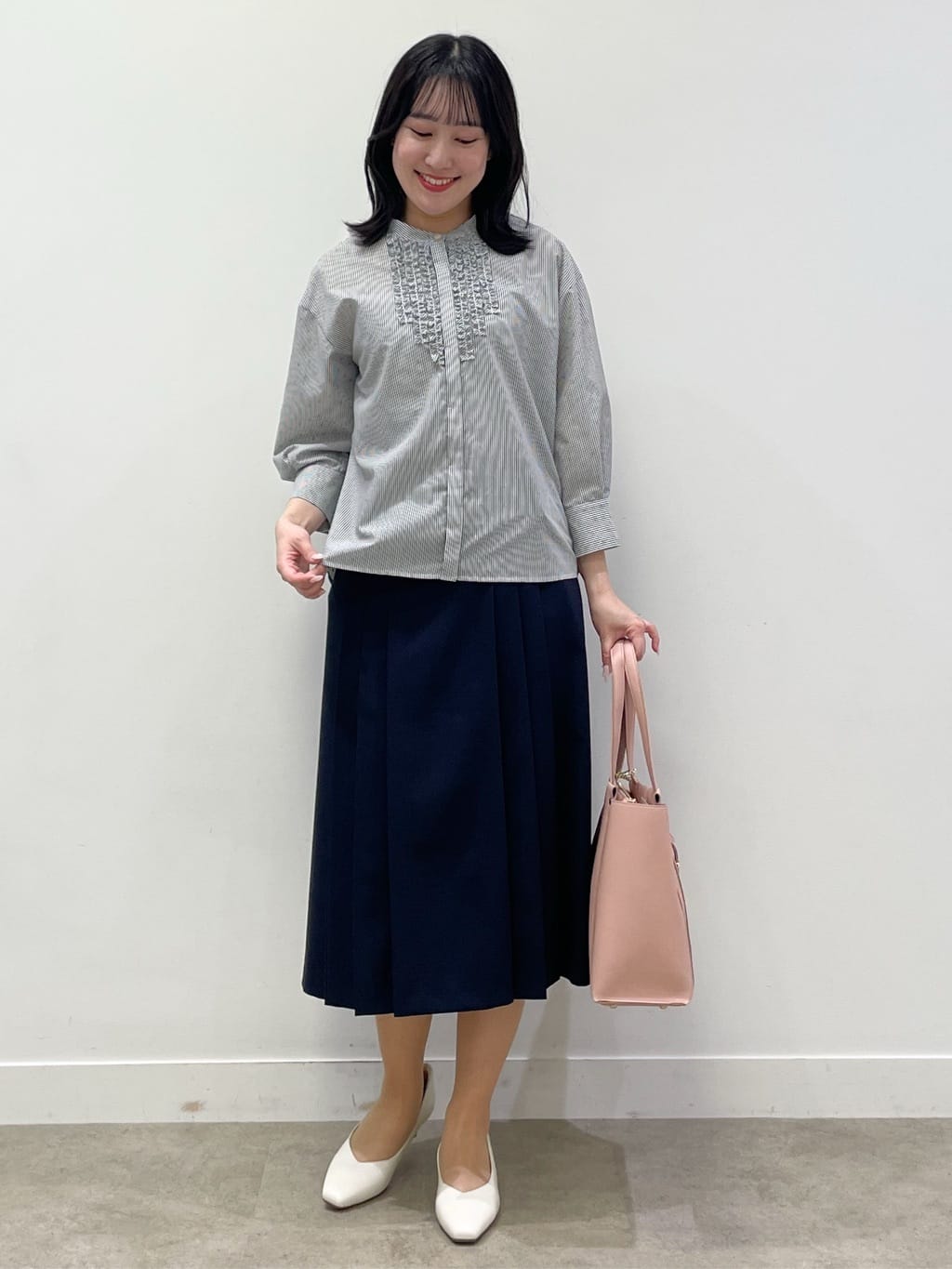 yukariさんの「Reflect｜【接触冷感】八分袖フロントフリルブラウス」を使ったコーディネート