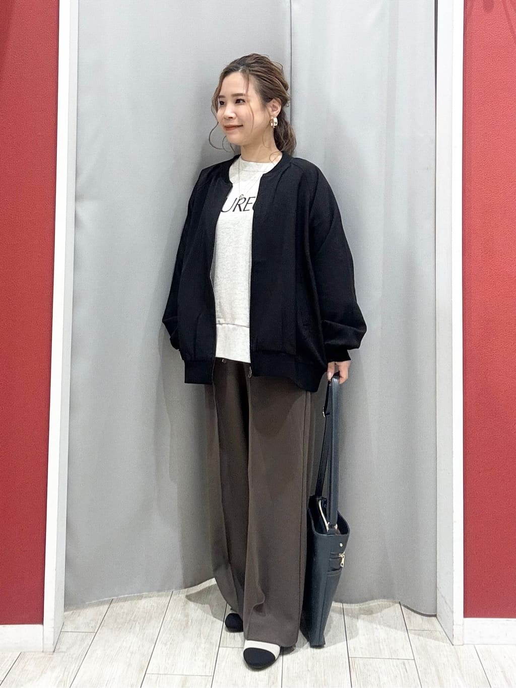 shioさんの「SHOO･LA･RUE｜【洗濯機可/S-LL】さらっと快適　麻調ゆるリブブルゾン」を使ったコーディネート