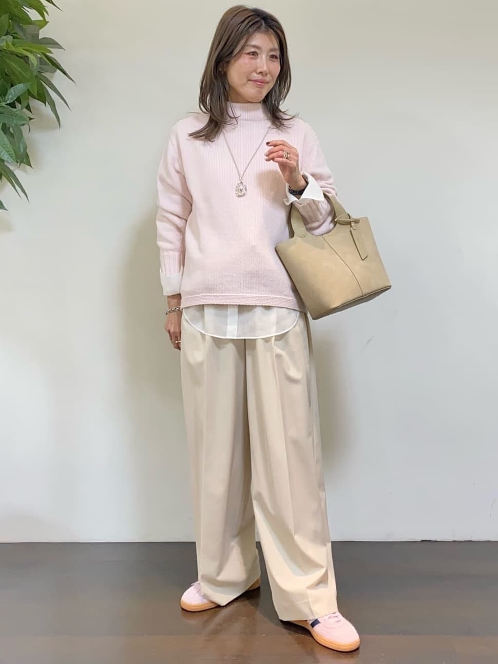 tomoさんの「UNTITLED｜【洗える】スポンディッシュ ボトルネックニット」を使ったコーディネート
