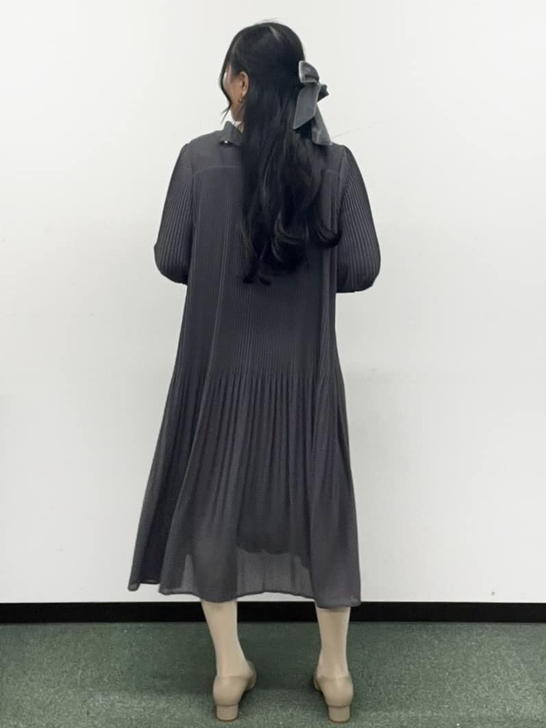 Hitomiさんの「index｜ベルト付きプリーツフレアワンピース【洗濯機OK／イージーアイロン／防シワ】《5col》」を使ったコーディネート