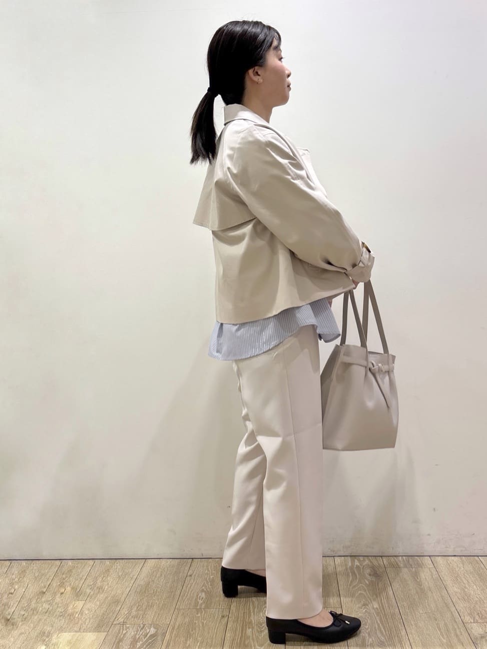 mameさんの「index｜フリルキーネックシャツ【洗濯機OK／イージーアイロン／防シワ】《XS～LL／7col》」を使ったコーディネート