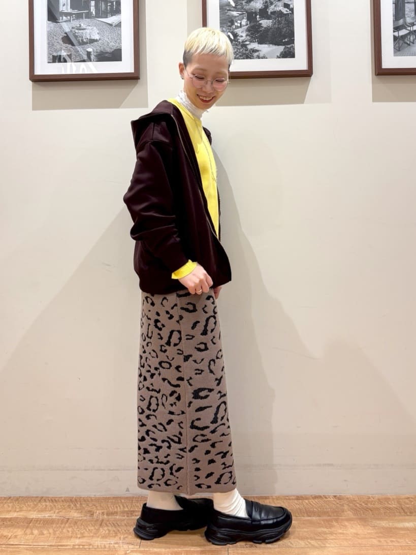 Ayumiさんの「SHOO･LA･RUE｜【セットアップ可/S-LL/なめらかタッチ】大人カジュアルスタイルに ZIPパーカ」を使ったコーディネート