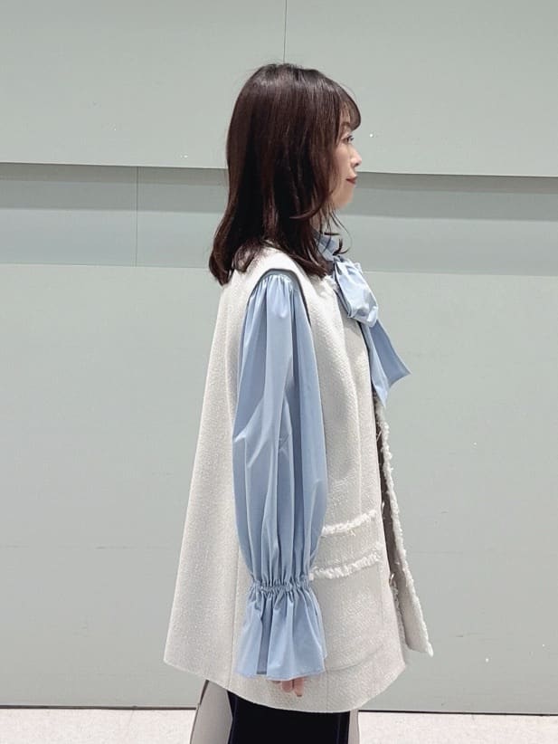 makiさんの「UNTITLED｜【オンオフ使える】スラブツイード ジレ」を使ったコーディネート