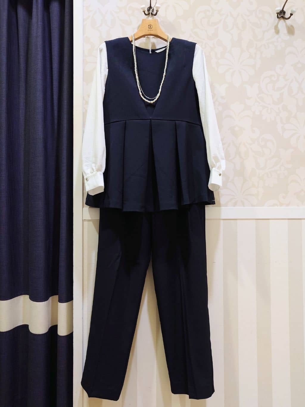 milkaさんの「grove｜【マシンウォッシュ/防シワ】袖ドッキングペプラムブラウス【着回しカセット】」を使ったコーディネート