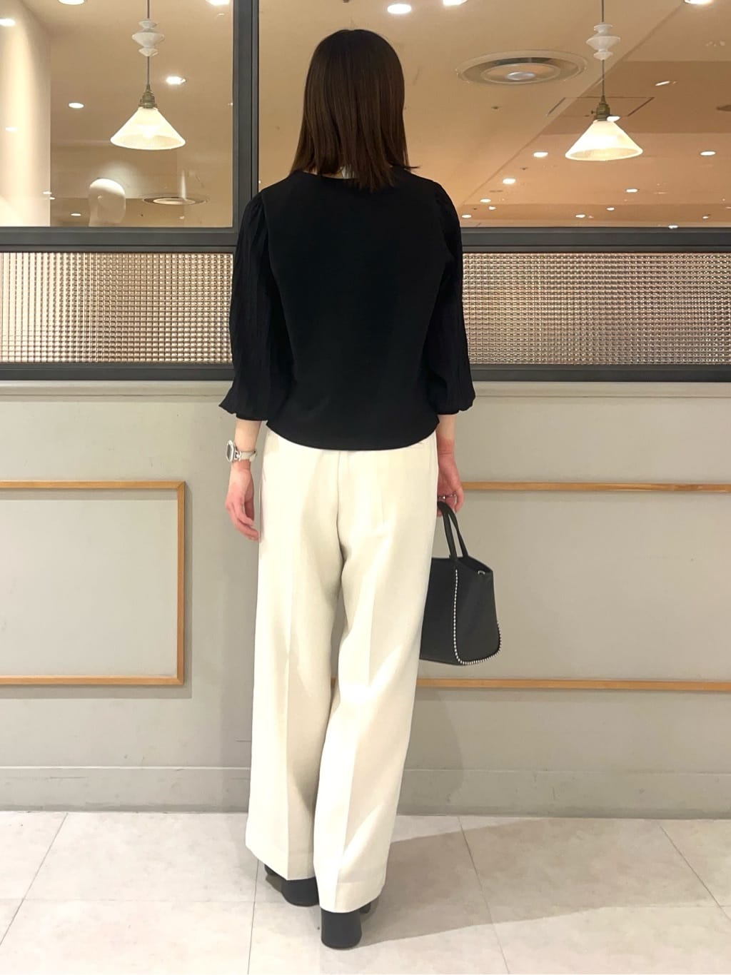 kumiさんの「INDIVI｜【洗える／華やか】袖プリーツニット」を使ったコーディネート
