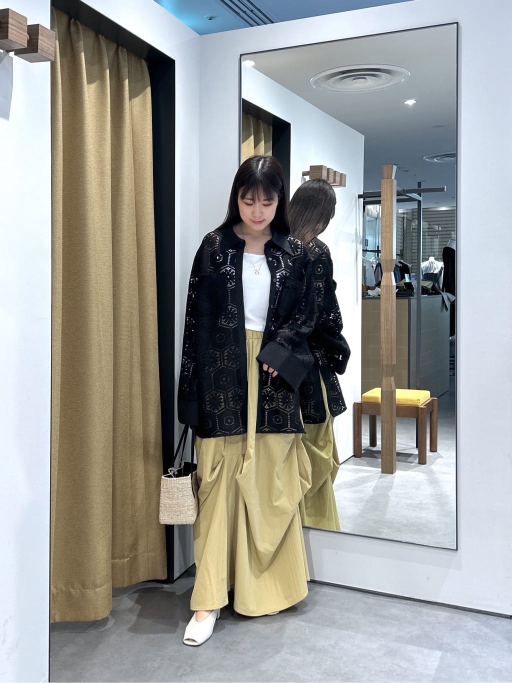 Renoさんの「INDIVI｜幾何柄レースビッグシャツ」を使ったコーディネート