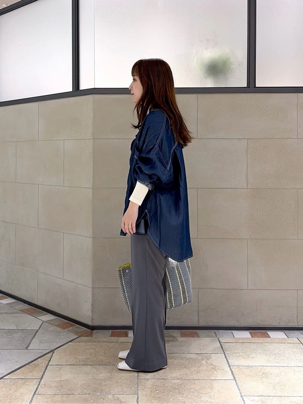 よねさんの「INDIVI｜デニムシャツ」を使ったコーディネート