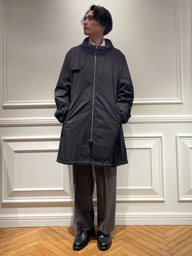 橋本さんの「DRESSTERIOR｜【撥水素材】レインプルーフ フーデッドコート」を使ったコーディネート