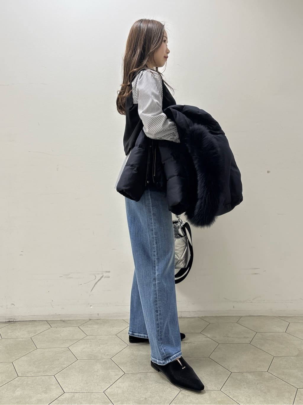 kahoさんの「INDIVI｜【褒められデニム】ワイドストレート デニムパンツ」を使ったコーディネート