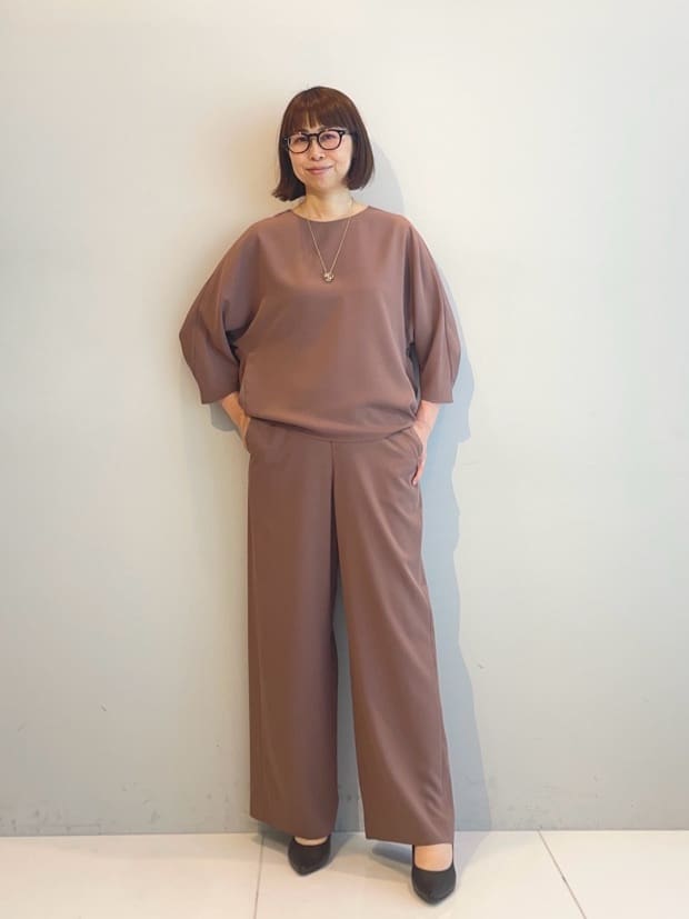 murayamaさんの「INDIVI｜【接触冷感／透湿／着る日傘】イージーワイドパンツ」を使ったコーディネート
