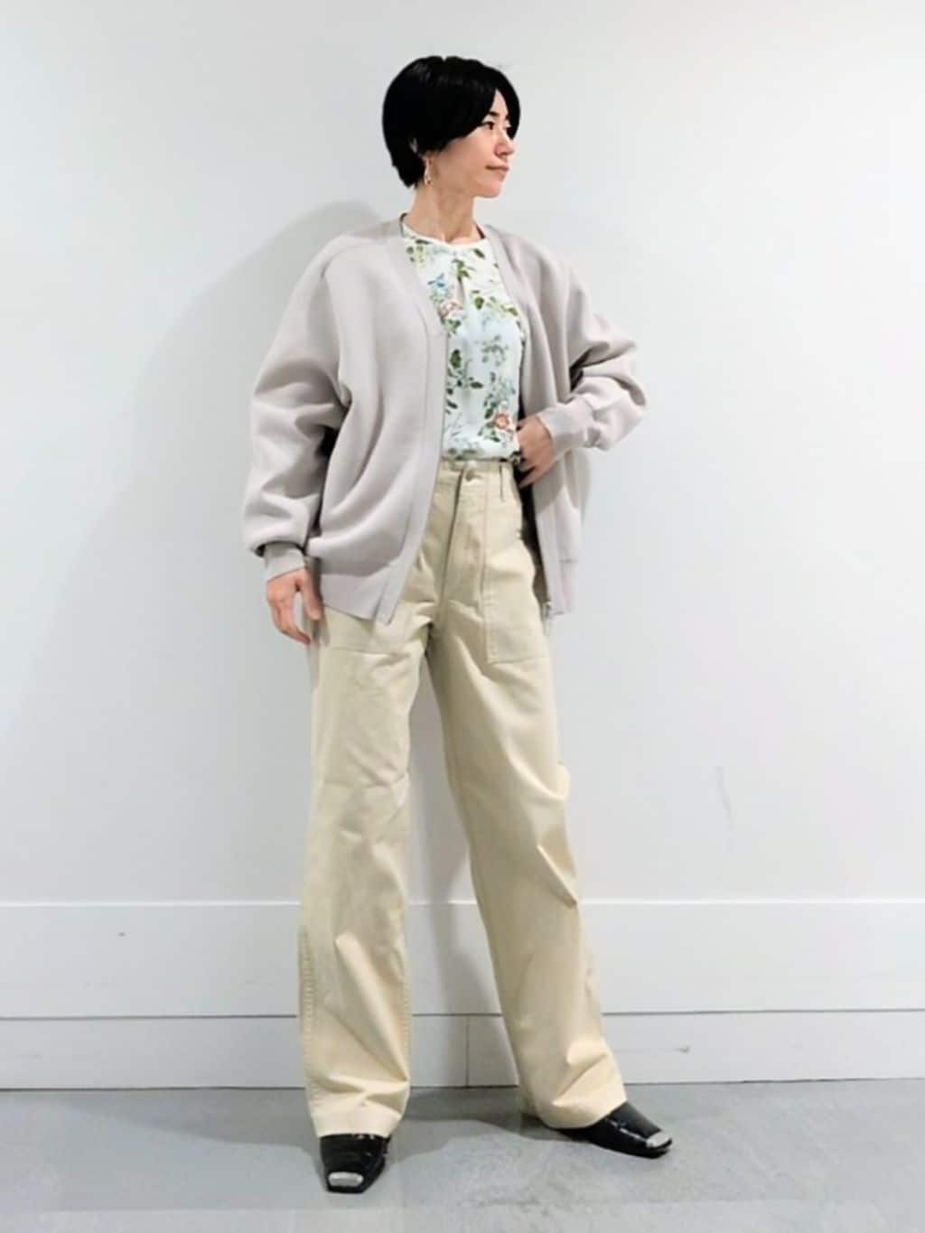 ミズタさんの「UNTITLED｜◆【軽羽織り/セットアップ可】ジップアップニットカーディガン」を使ったコーディネート