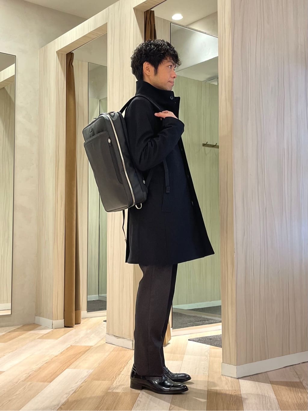 URAさんの「TAKEO KIKUCHI｜【ダウンライナー付き】ドビースタンドカラーコート」を使ったコーディネート