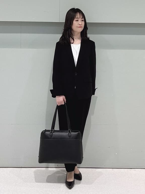 makiさんの「UNTITLED｜【透けにくい/ウエストイン見え】タックブラウス」を使ったコーディネート