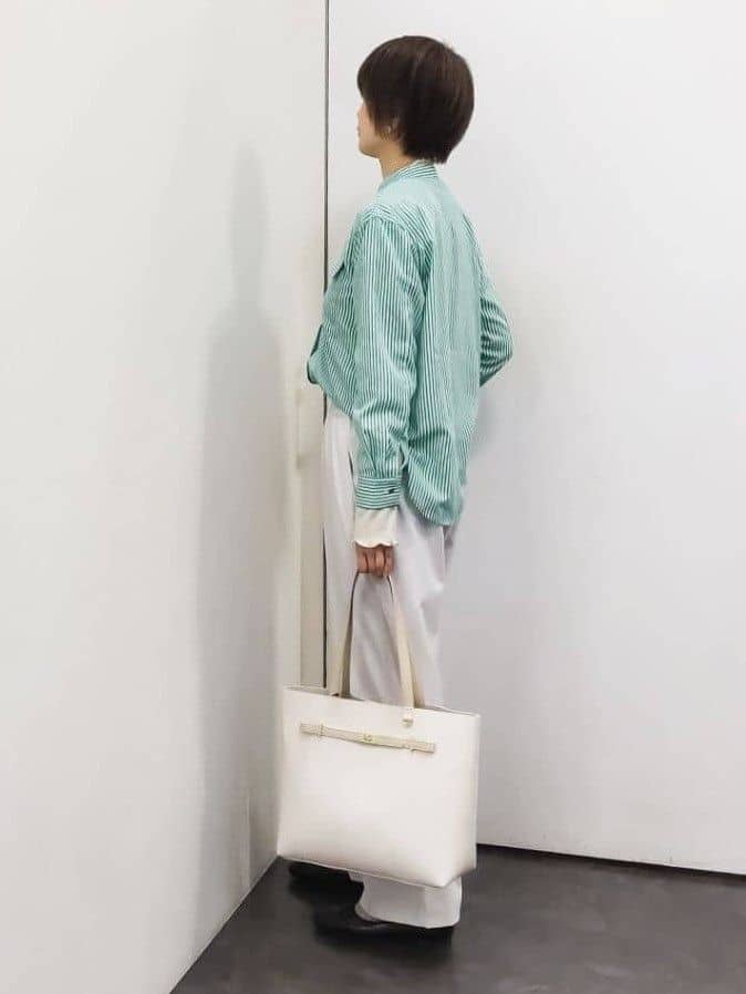 やまちゃんさんの「grove｜【貴島明日香さん着用】お仕事も普段も。今どきワークシャツブラウス」を使ったコーディネート