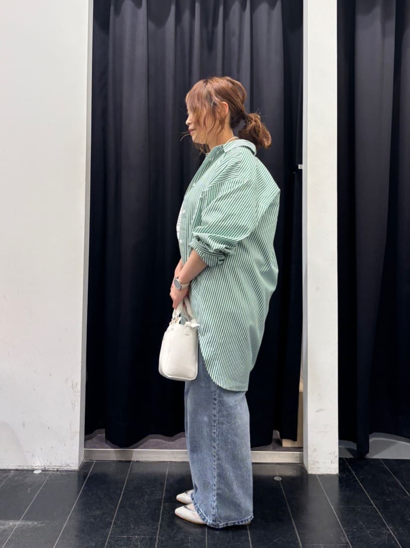 mameさんの「THE SHOP TK｜ゆったりシルエットで体型カバー ロングシャツ」を使ったコーディネート