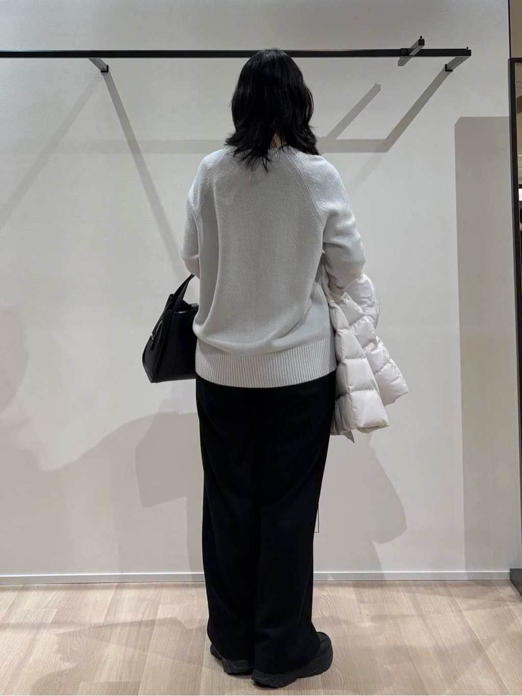 yさんの「UNTITLED｜【はっ水機能/フード取り外し可】ミディダウンコート」を使ったコーディネート