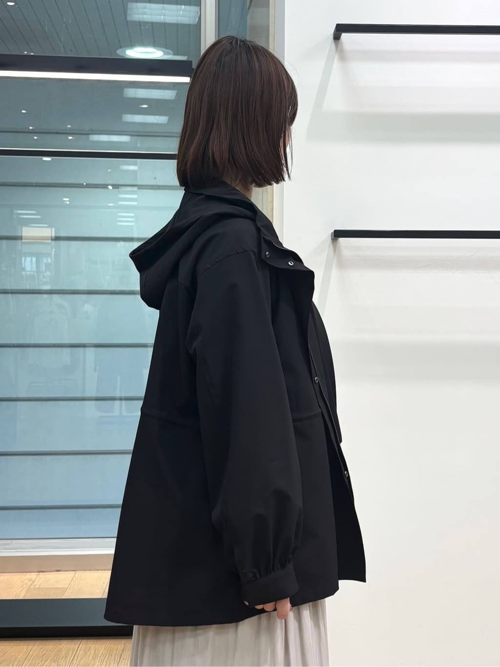 asamiさんの「INDIVI｜【洗える／前後2WAY／アンサンブル可能】ドルマンスリーブカーディガン」を使ったコーディネート
