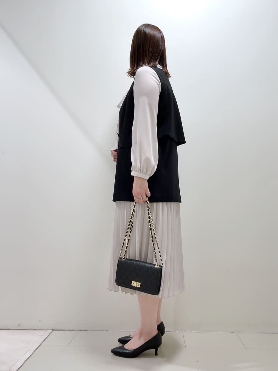 YUIさんの「UNTITLED｜◆【フォーマル/洗える】ボウタイ プリーツワンピース」を使ったコーディネート