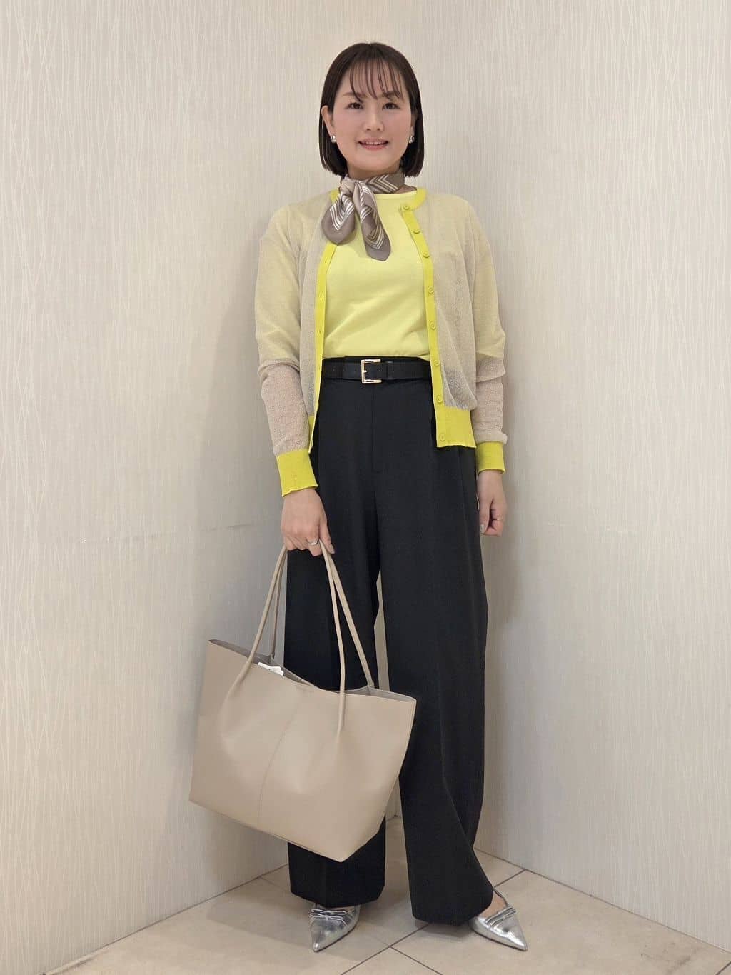 naokoさんの「UNTITLED｜【洗える】シアーニットカーディガン」を使ったコーディネート
