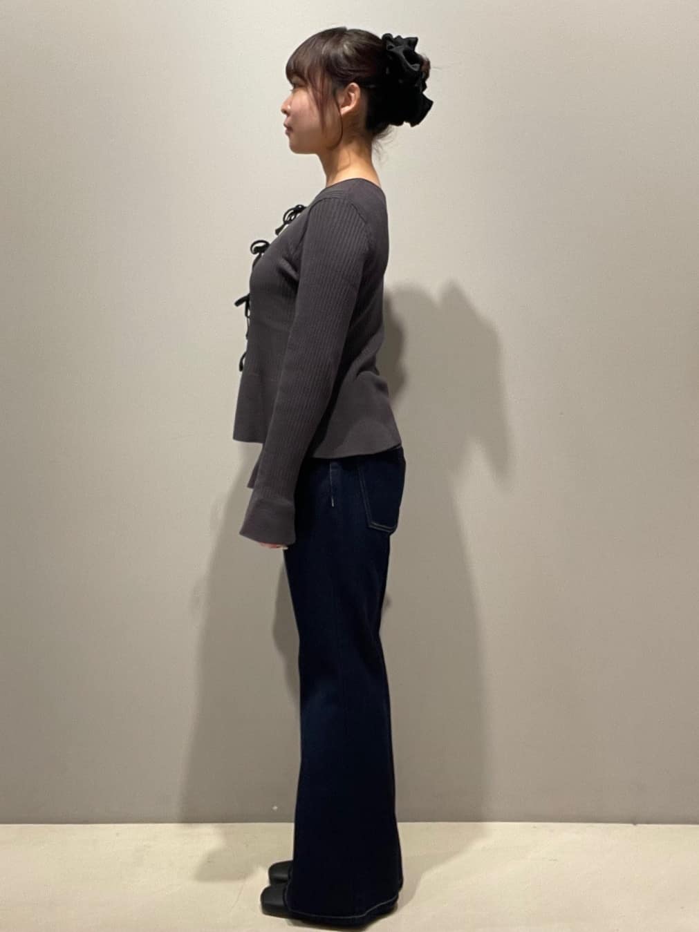 mikiさんの「OPAQUE.CLIP｜前後2wayラメトリムリボンカーディガン【洗濯機OK】」を使ったコーディネート