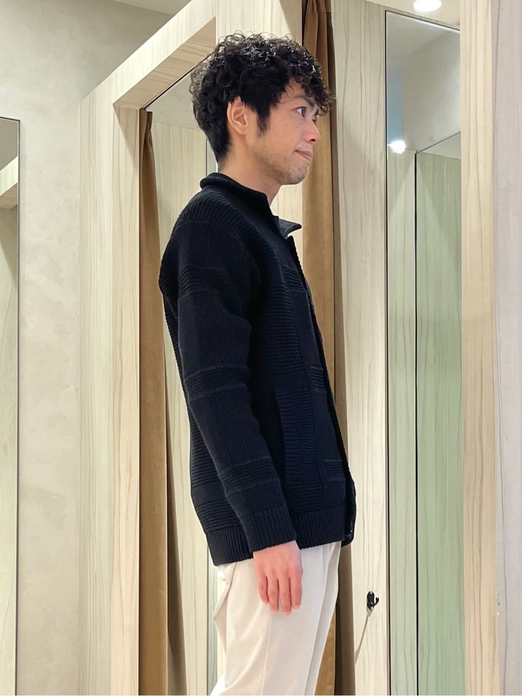 URAさんの「TAKEO KIKUCHI｜畦編みチェック ニットカーディガン」を使ったコーディネート