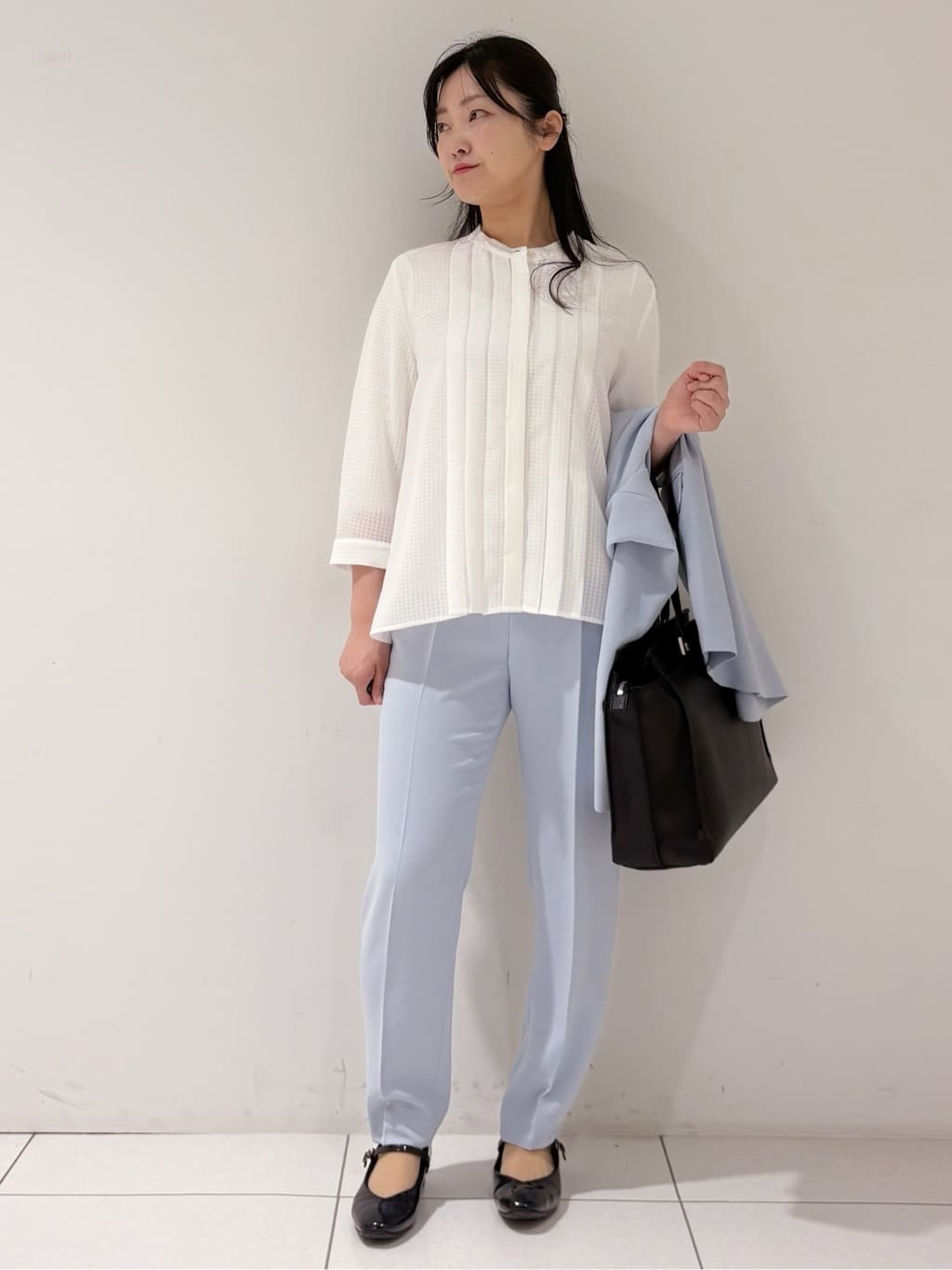 momokoさんの「INDIVI｜【洗える／大人シアー】タックプリーツ7分袖ブラウス」を使ったコーディネート
