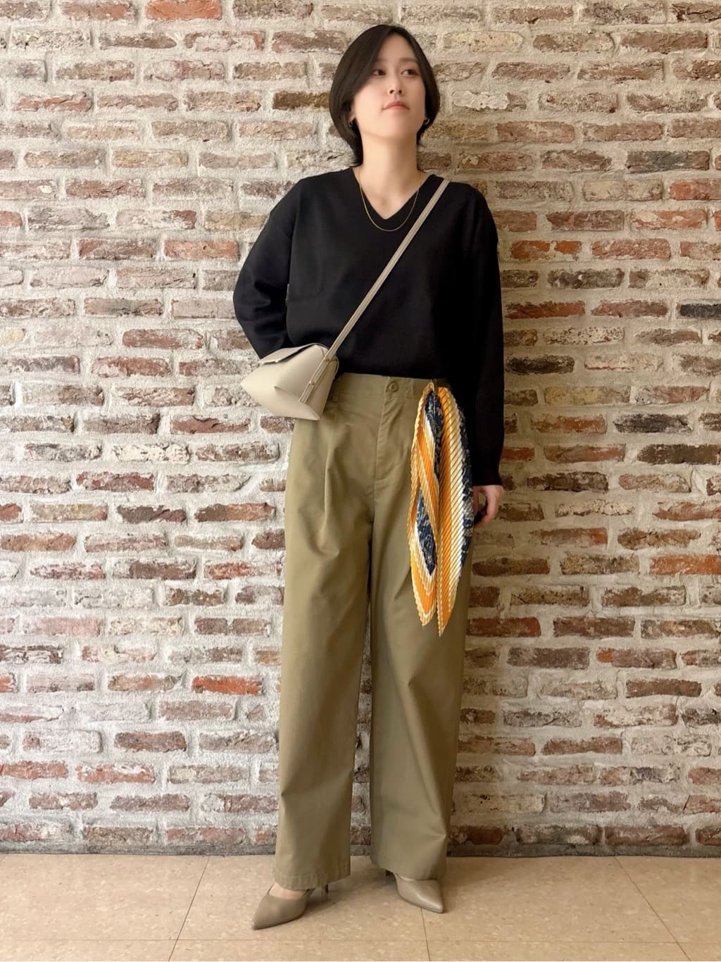 しばさんの「THE SHOP TK｜【S-XLサイズ/上品見えが叶う】Vネックニット/洗濯機OK」を使ったコーディネート