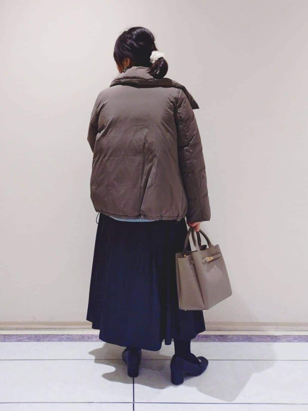 TOMOMIさんの「INDIVI｜【冬ニット人気NO．1！／カシミヤ混】ミドルゲージハイネックニット」を使ったコーディネート