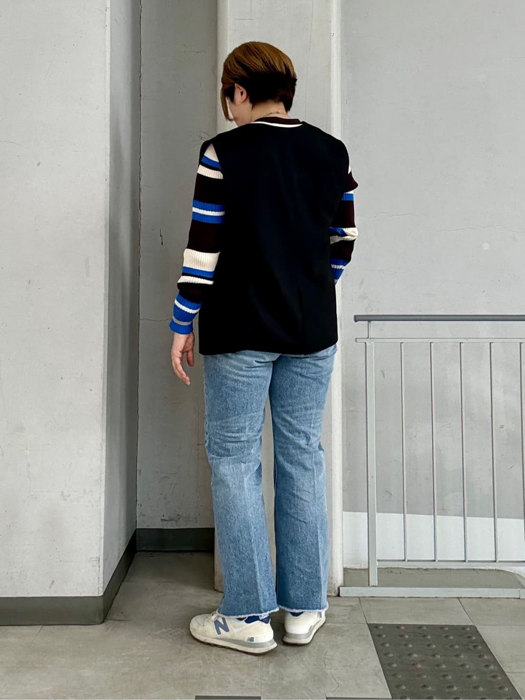 aiさんの「THE SHOP TK｜【通勤にもカジュアルにも】CAVIAN ジレ/セットアップ可」を使ったコーディネート