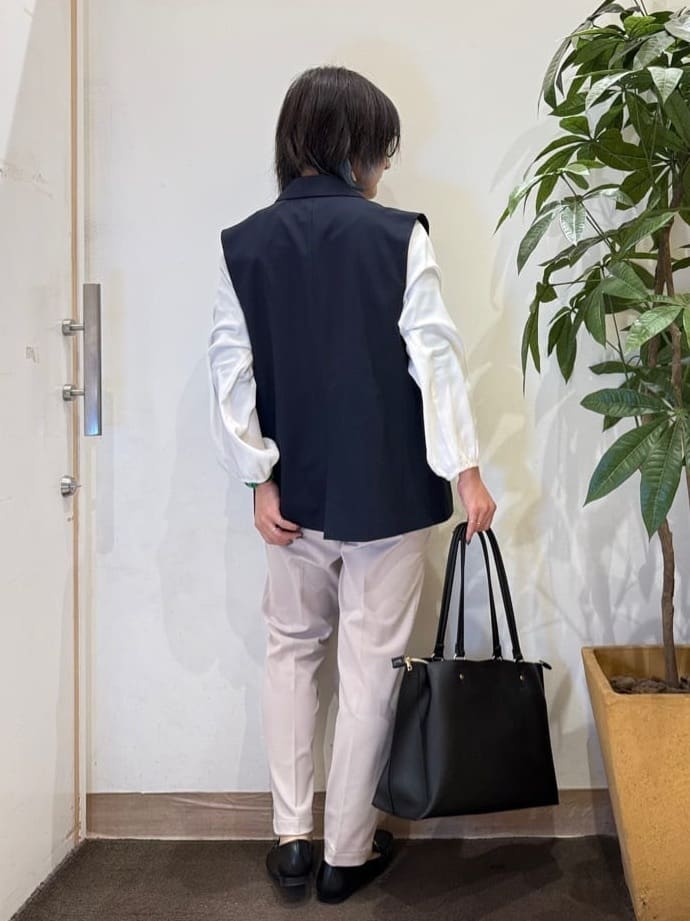 misakiさんの「SHOO･LA･RUE｜【セットアップ可/S-LL/洗濯機可】サッと羽織ってこなれ見え ダブルブレストジレ」を使ったコーディネート