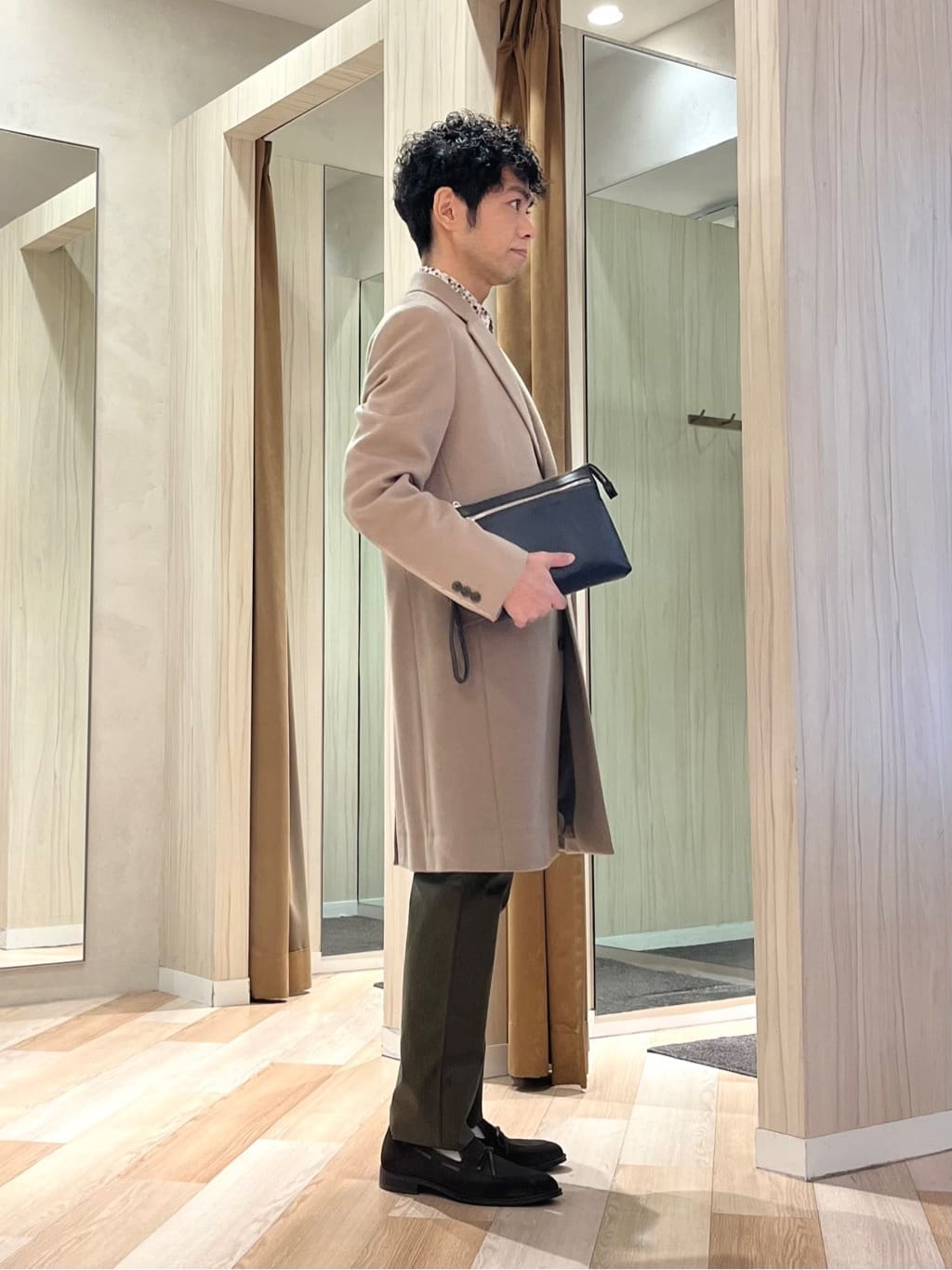 URAさんの「TAKEO KIKUCHI｜カシミヤブレンド ビーバー調チェスターコート」を使ったコーディネート