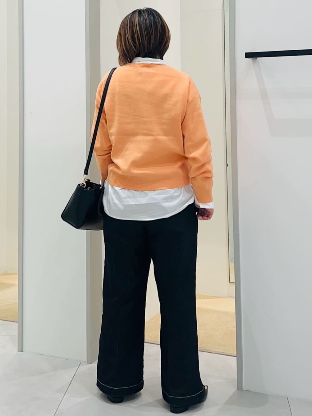 Naruさんの「THE SHOP TK｜【S-XLサイズ/上品見えが叶う】Vネックニット/洗濯機OK」を使ったコーディネート