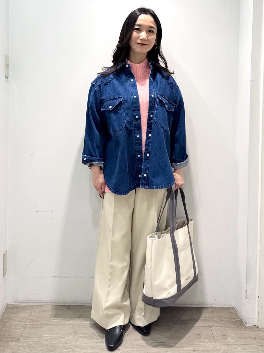 yuicciさんの「OPAQUE.CLIP｜【Lee別注】ウエスタンシャツデニムジャケット【洗濯機OK】」を使ったコーディネート