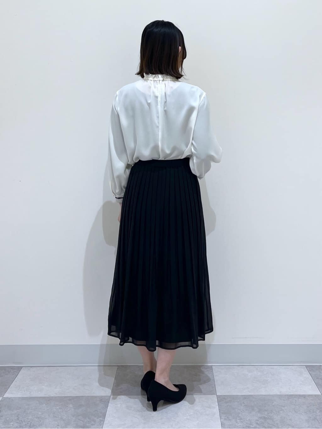 canaさんの「Dessin｜【洗える】フリルネックジョーゼットブラウス」を使ったコーディネート