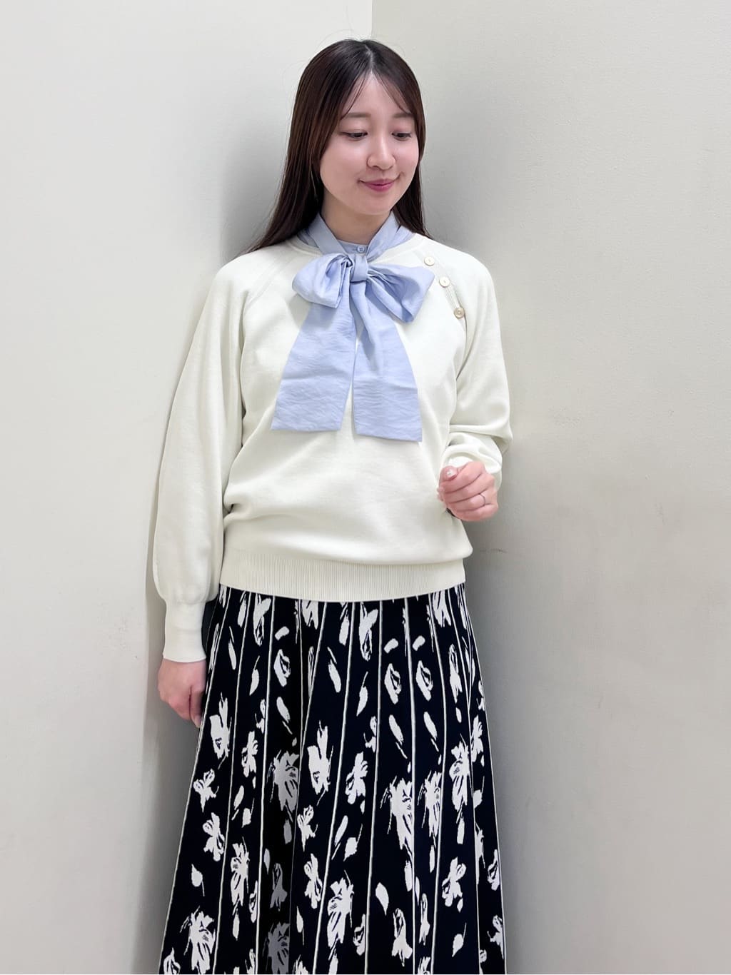 mikikoさんの「Reflect｜【ゆったり着られる◎】ラグランスリーブニット」を使ったコーディネート