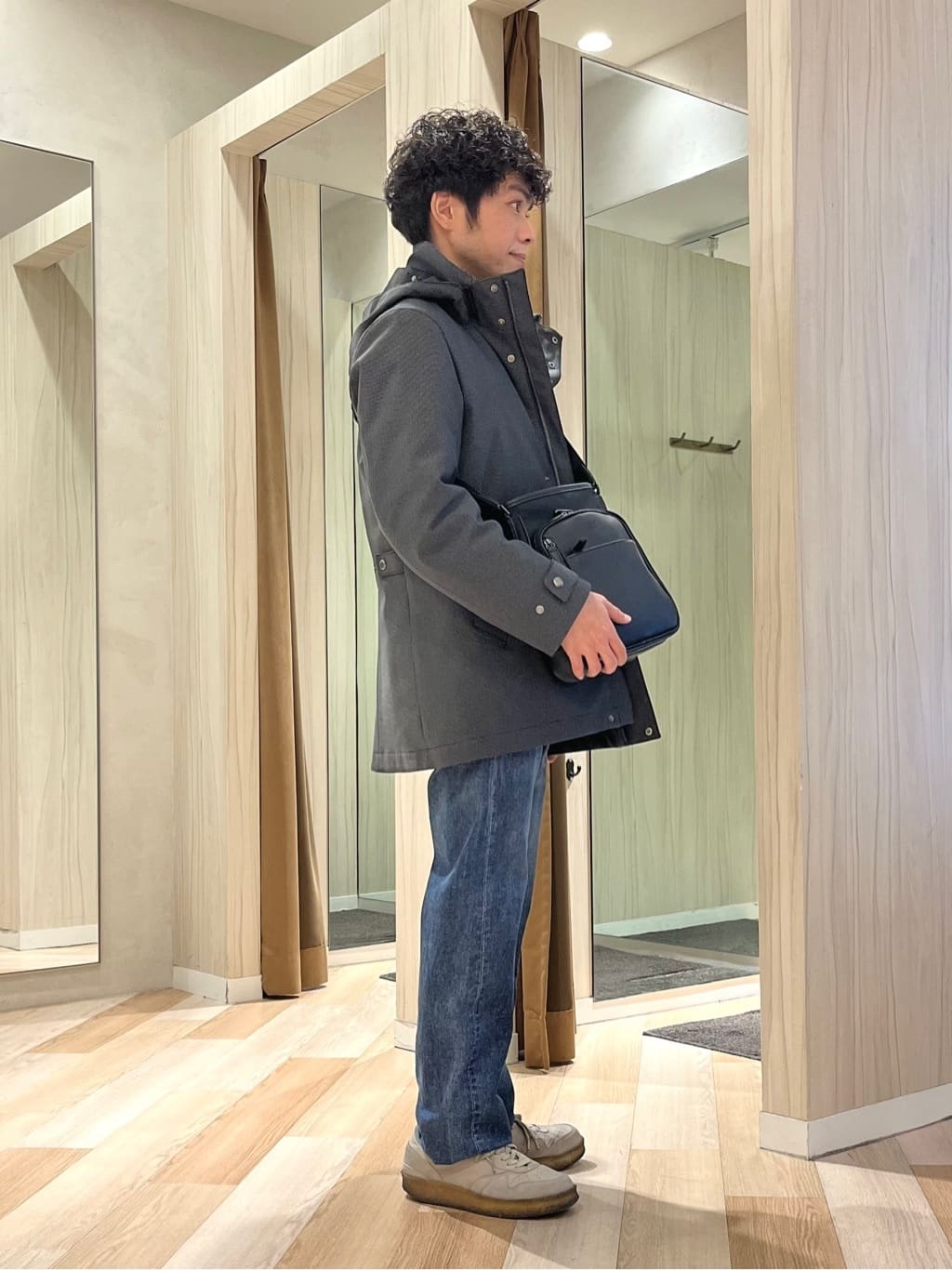 URAさんの「TAKEO KIKUCHI｜モールクオーターモックネック」を使ったコーディネート