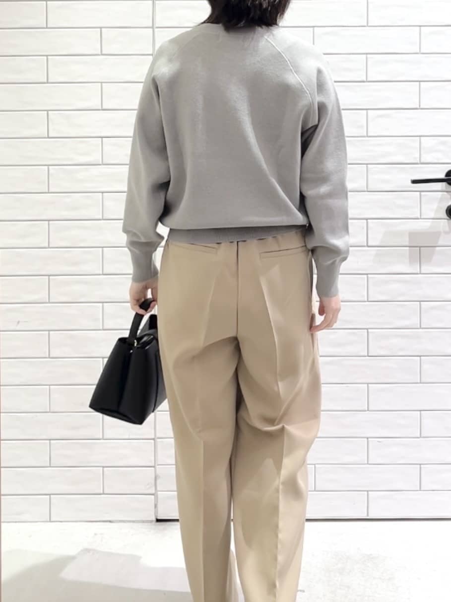しおりさんの「OPAQUE.CLIP｜スウェットライクニット【洗濯機OK】」を使ったコーディネート