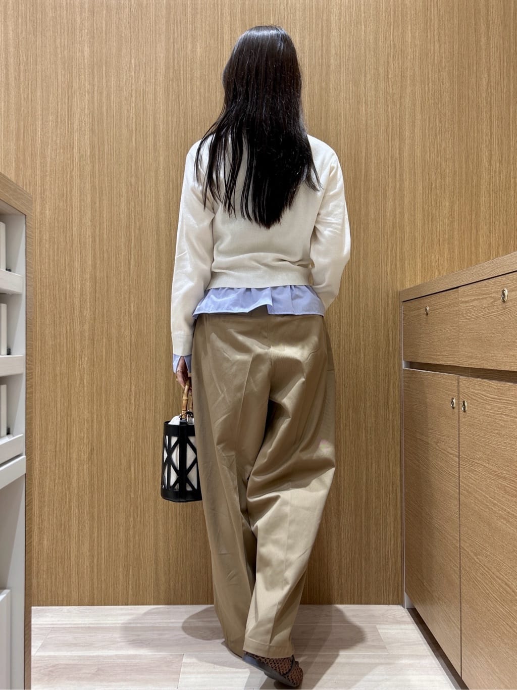 maiさんの「OPAQUE.CLIP｜ポロ衿シャツドッキングニット【洗濯機OK】」を使ったコーディネート
