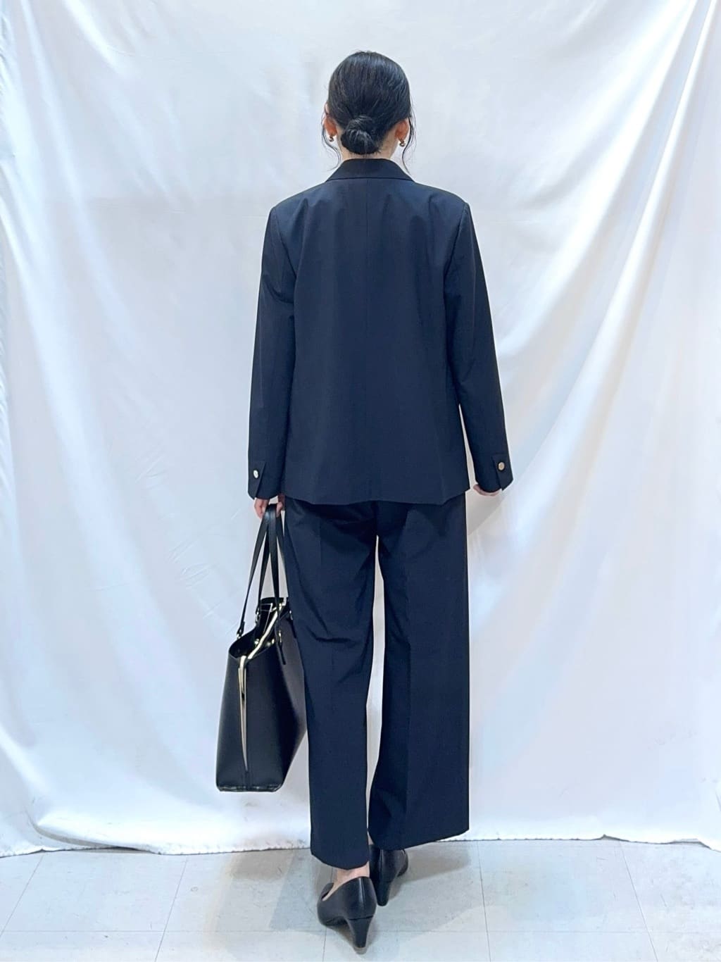 𝐇𝐢𝐫𝐨𝐦𝐢さんの「SHOO･LA･RUE｜【セットアップ可/S-LL/洗濯機可】マニッシュに決まる ダブルブレストジャケット」を使ったコーディネート
