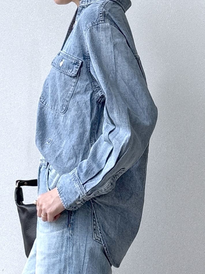 saitoさんの「DRESSTERIOR｜センタープレス ワイドストレートデニム」を使ったコーディネート