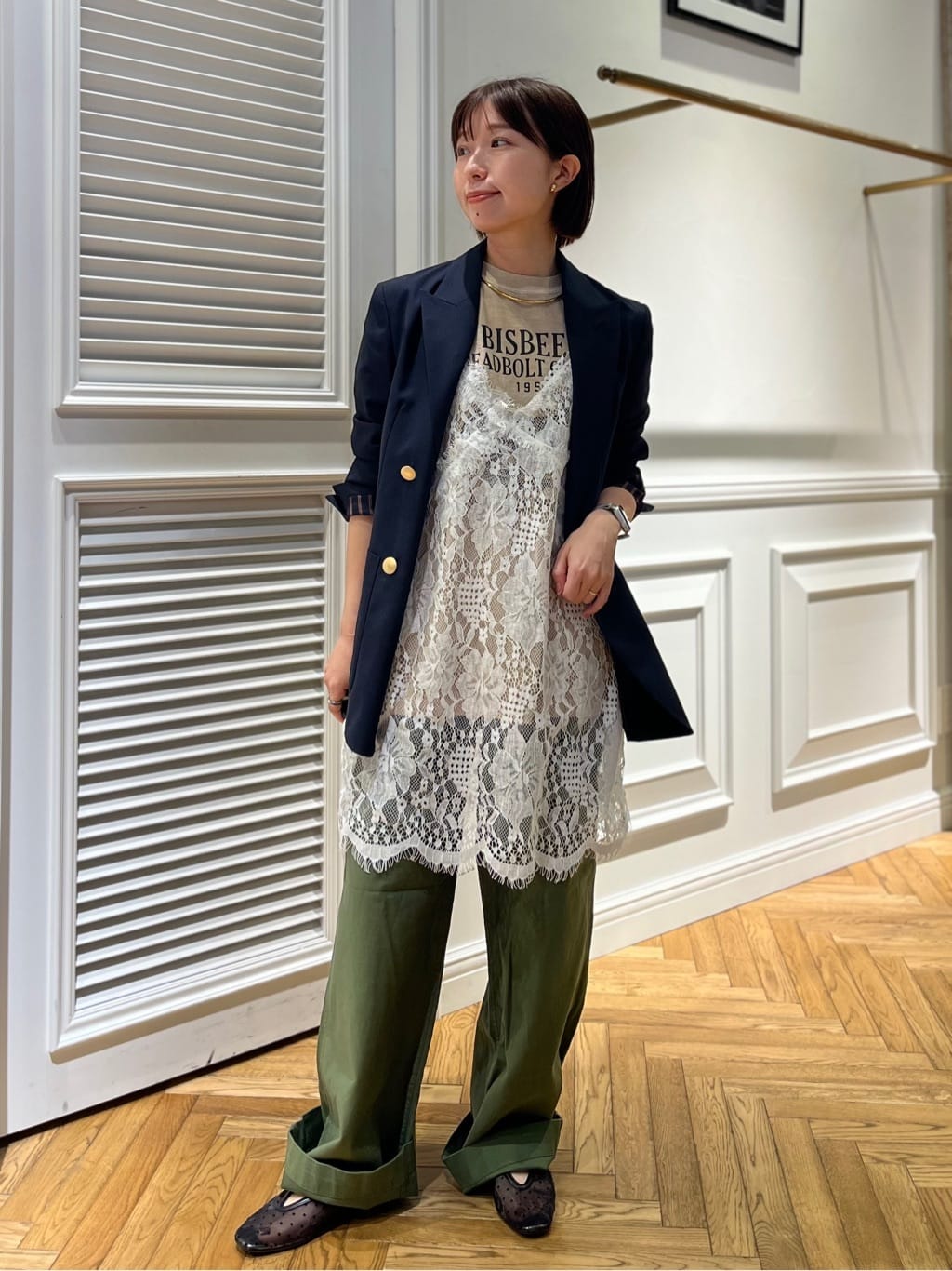 つじ まこさんの「DRESSTERIOR｜コンフォート ダブルブレザー」を使ったコーディネート