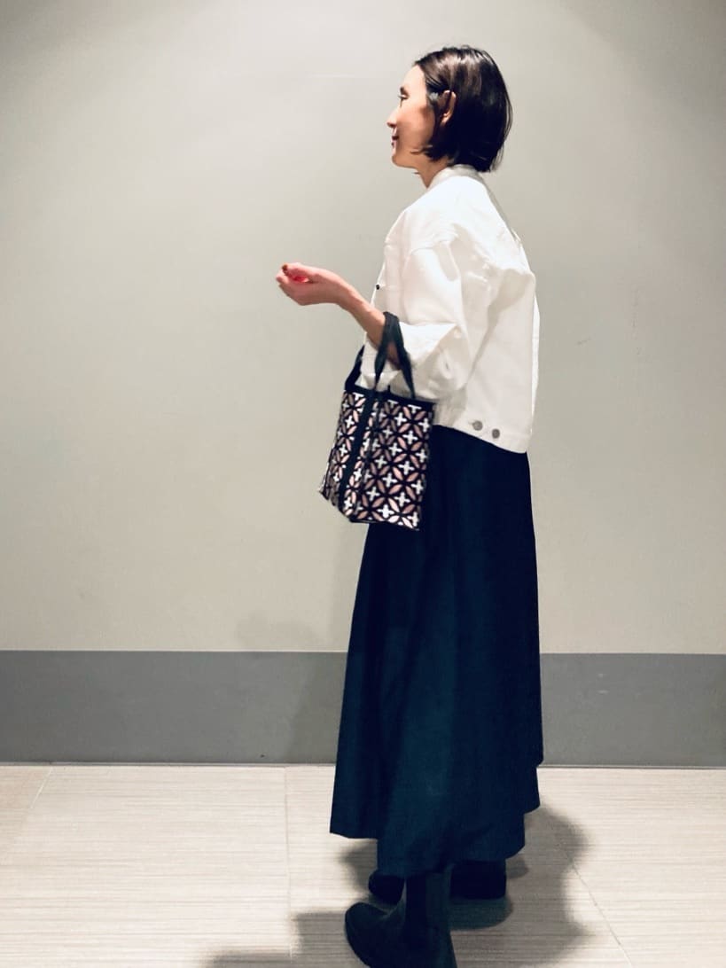 Furuさんの「DRESSTERIOR｜◆【接触冷感/吸水速乾】クールタッチデニムライクタックスカート」を使ったコーディネート