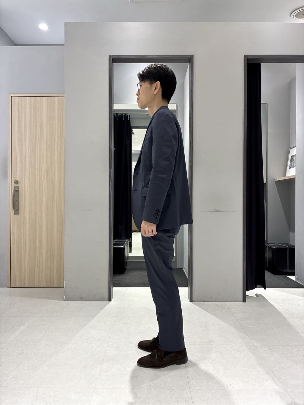 わいずみさんの「TAKEO KIKUCHI｜【360&deg;ストレッチ／軽量】None Of Stress ライト ジャケット（セットアップ対応）」を使ったコーディネート