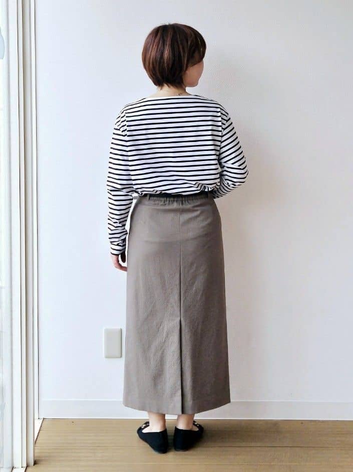 やじまさんの「UNTITLED｜【洗える/レイヤードTシャツ】ラウンドテールジャージプルオーバー」を使ったコーディネート