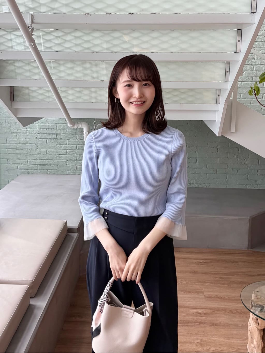 みさかさんの「index｜UV リブシアーフレアスリーブニット【洗える】」を使ったコーディネート