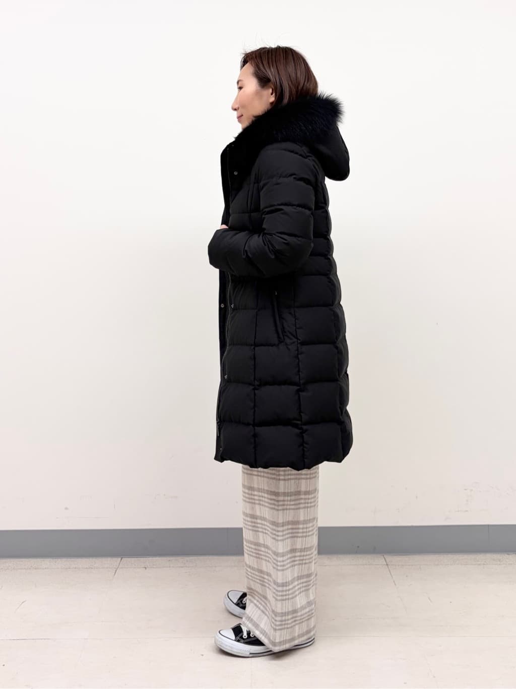 YUKARIさんの「INDIVI｜【名品／撥水／抗菌防臭】ロング丈リサイクルダウンコート」を使ったコーディネート