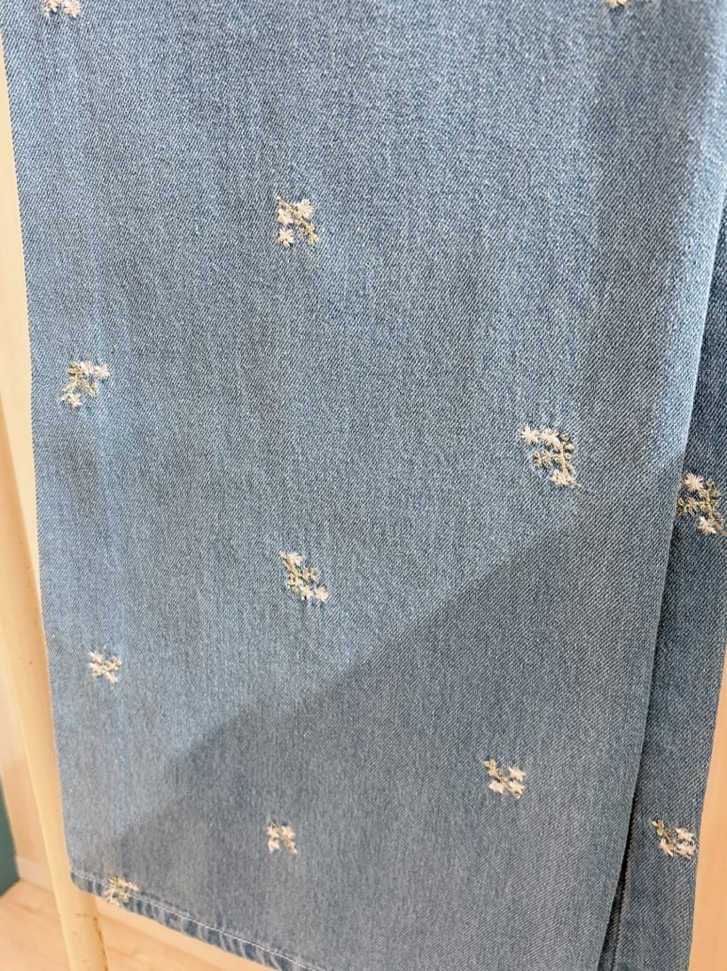 モカさんの「SHOO･LA･RUE｜【前後2WAY/S-LL】体型カバーもこなれ見えも叶う　ふんわりお袖の配色パイピングニット」を使ったコーディネート