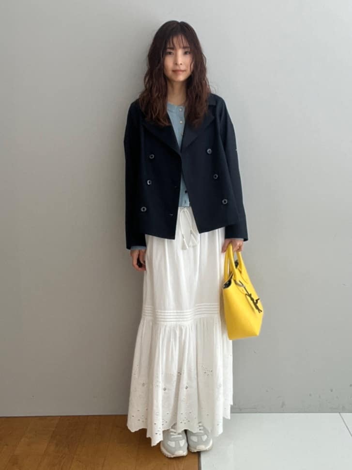 misaさんの「DRESSTERIOR｜【ウォッシャブル/撥水素材】Aラインショートトレンチジャケット」を使ったコーディネート