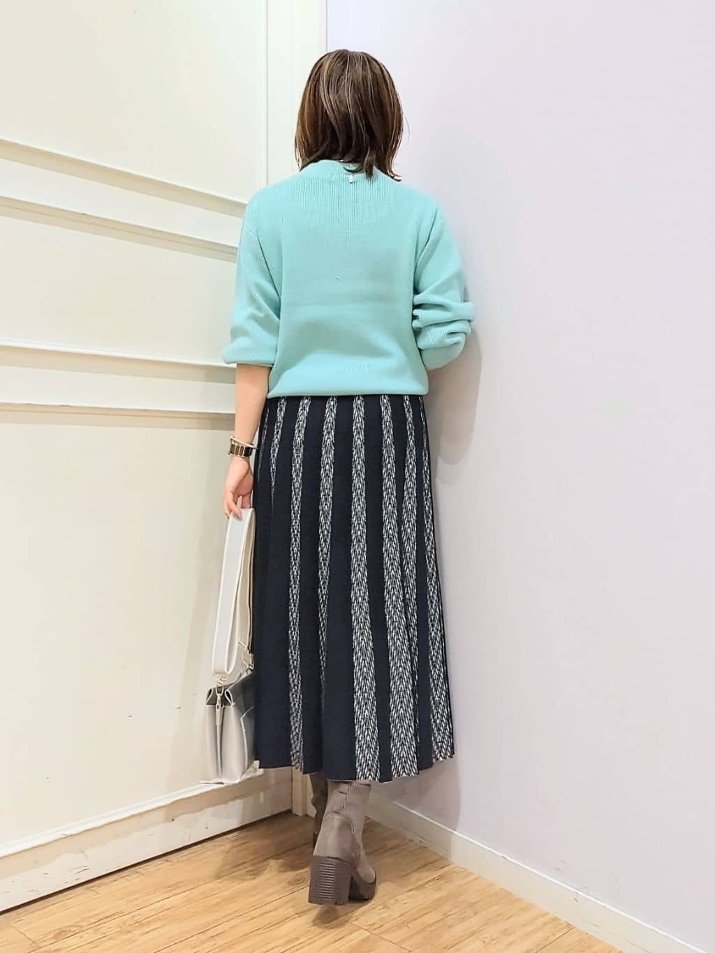 miomioさんの「SHOO･LA･RUE｜【毛玉になりにくい/洗濯機可/S-LL】お袖パールの上品ニット」を使ったコーディネート
